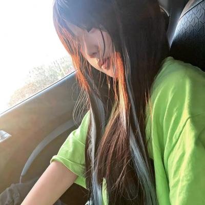 昂首挺胸